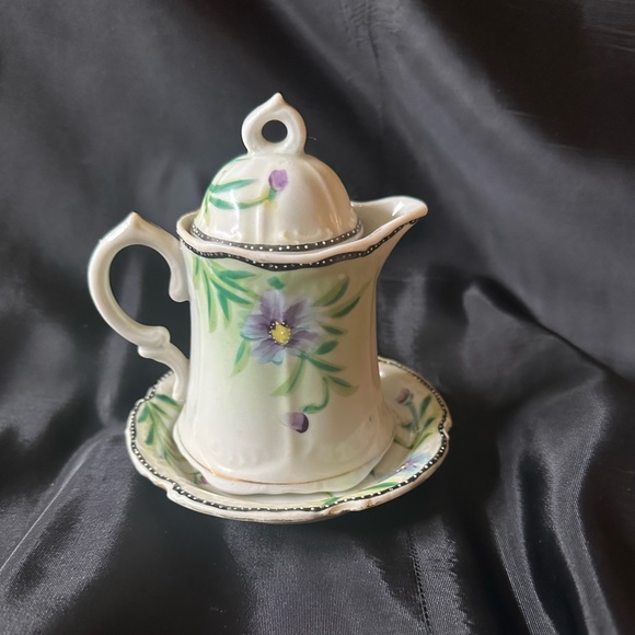 Vintage Nippon Creamer w/Saucer - Picture 12 of 12